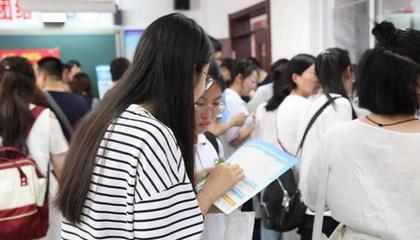 学校解码招生计划，高校招办现场指导——大连市第三十六中学举办高校招生咨询大会